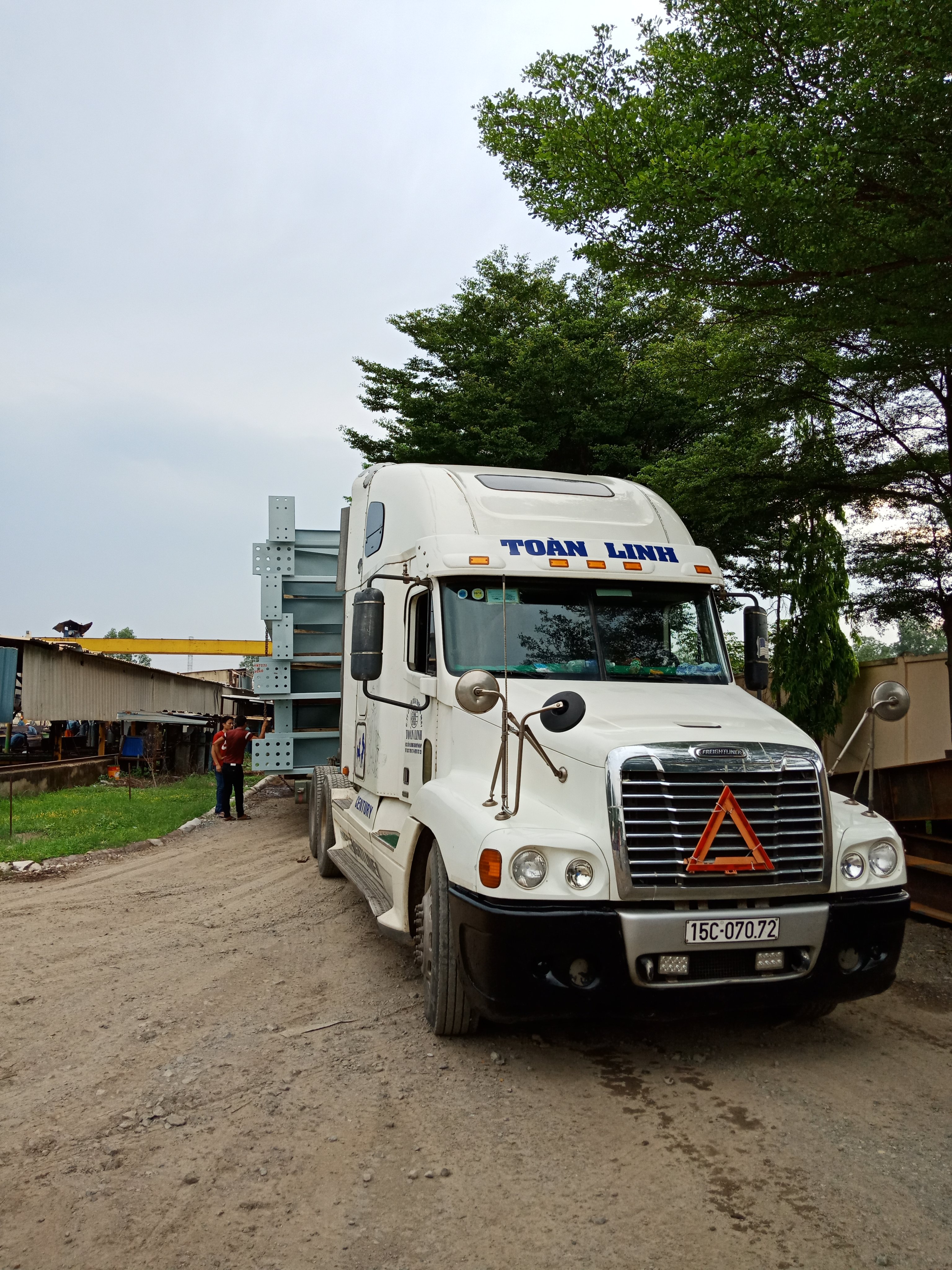 Trucking Cargo Services From Hcm City To Phnom Penh